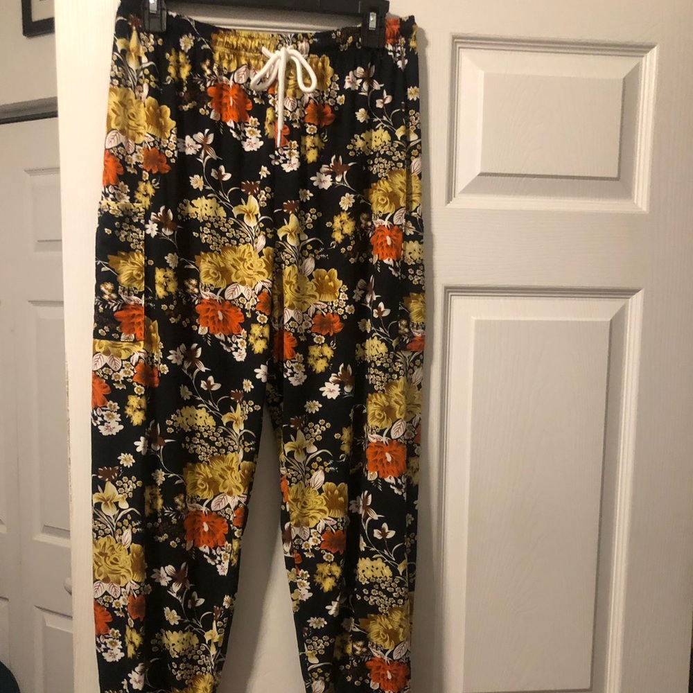 Qianxizhan pants for women.